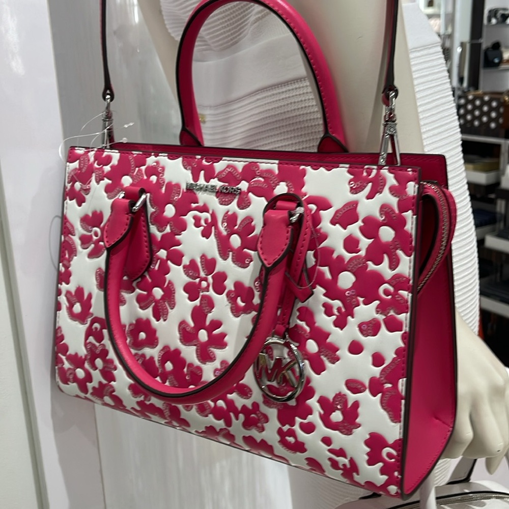 Michael Kors Sheila Medium Sequined Floral Print CZ Satchel
Dragofruit
NWT - Picture 12 of 16